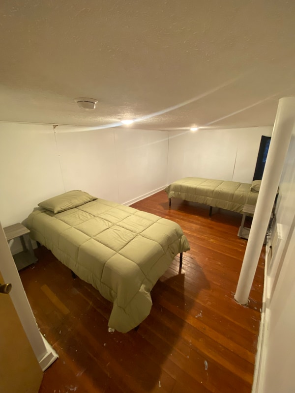 Building Photo - 224 Garfield St