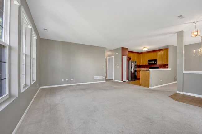 Building Photo - 1574 Millbrook Dr