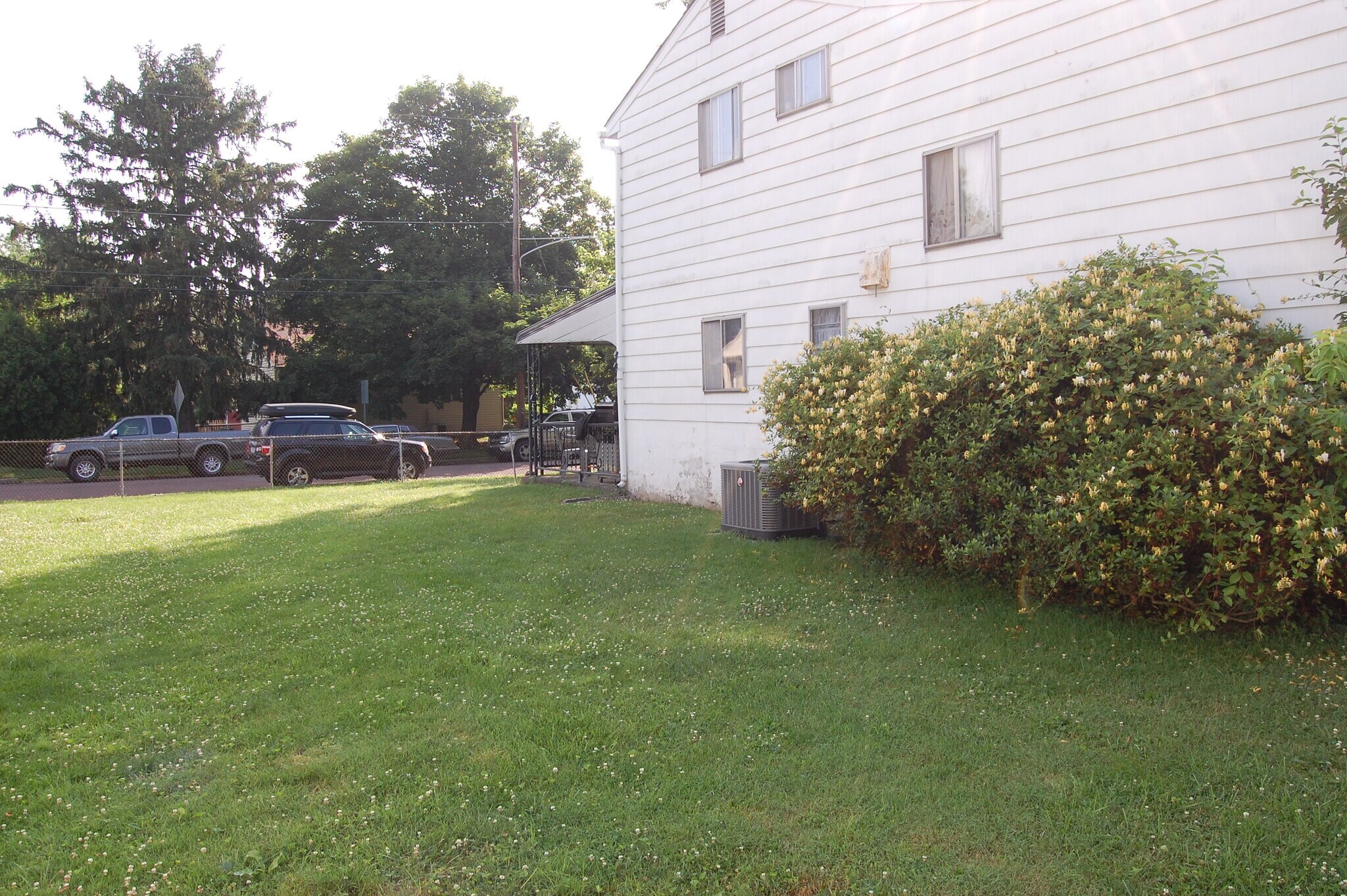 Building Photo - 979 Glasgow St