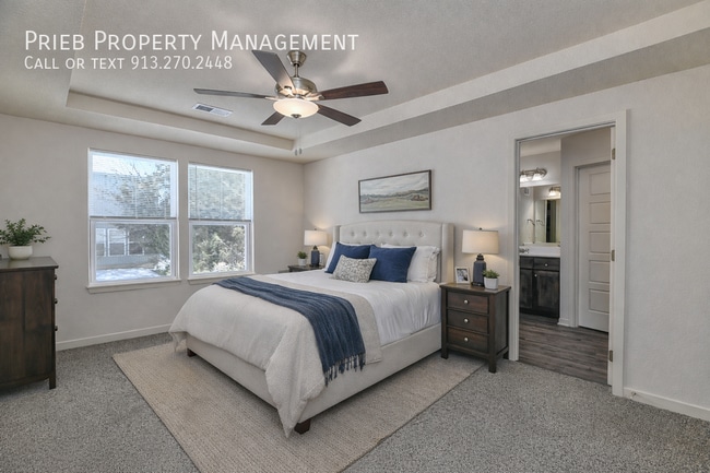 Building Photo - 3256 N 103rd Pl