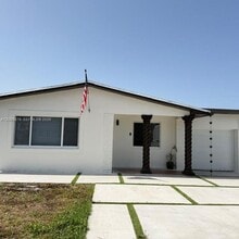 Building Photo - 4635 SW 18th St