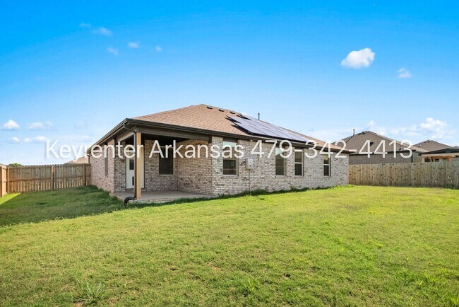 Building Photo - Bright, Open & Beautifully Designed 3-Bedroom Home