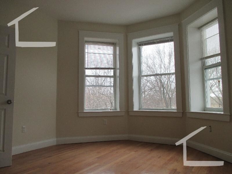 Building Photo - 84 Fenway