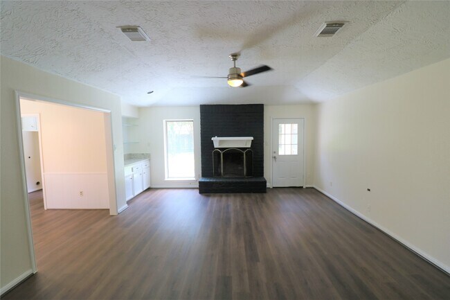 Building Photo - 1819 Fall Meadow Dr