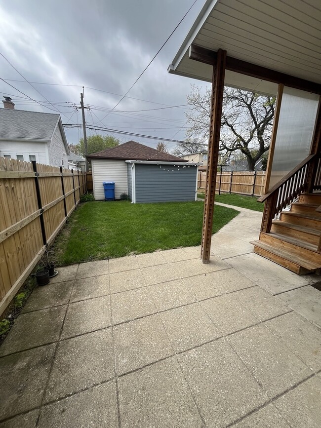 Building Photo - 4440 N Mobile Ave