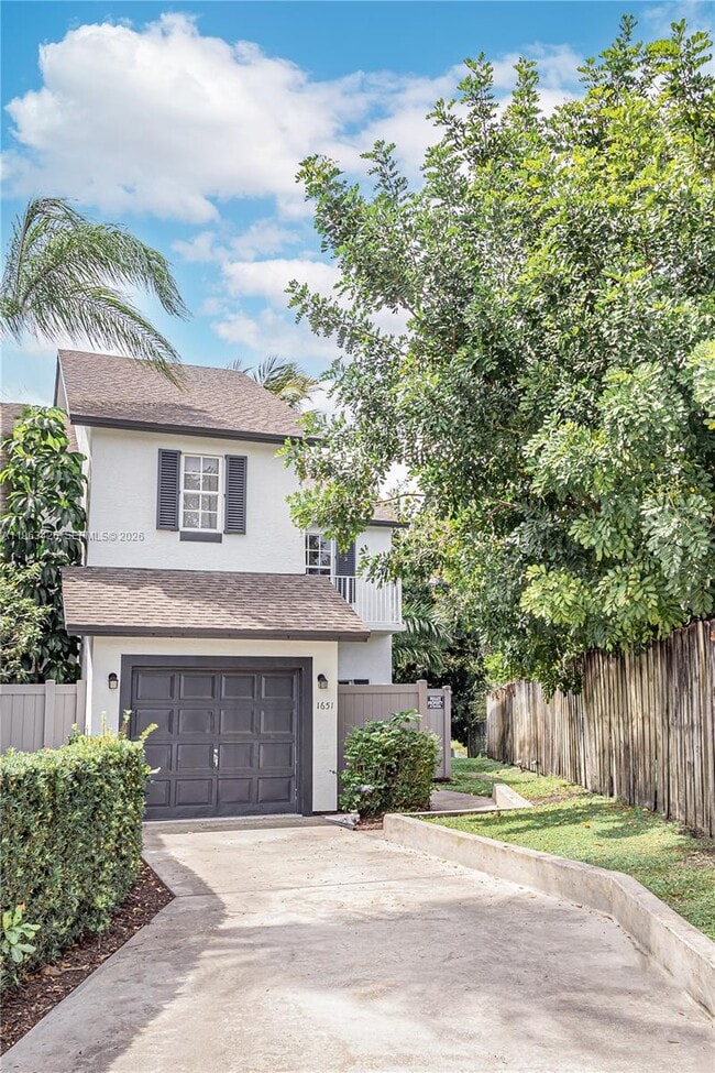 Building Photo - 1651 Hawthorne Pl