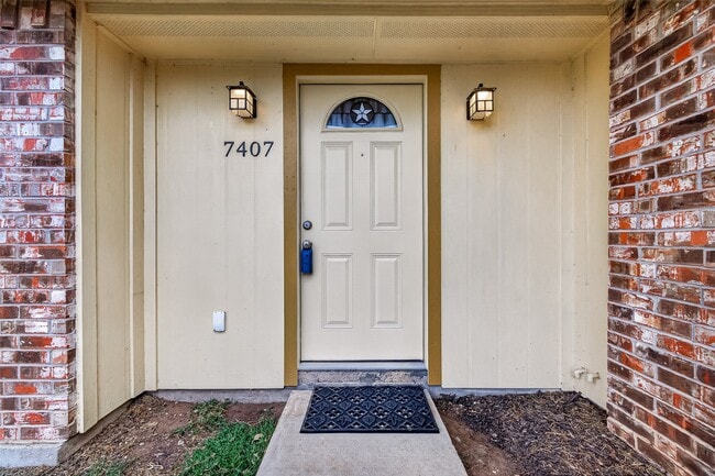 Building Photo - 7407 Cortes Dr