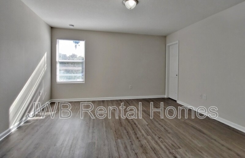 Building Photo - 2817 Regulus Dr