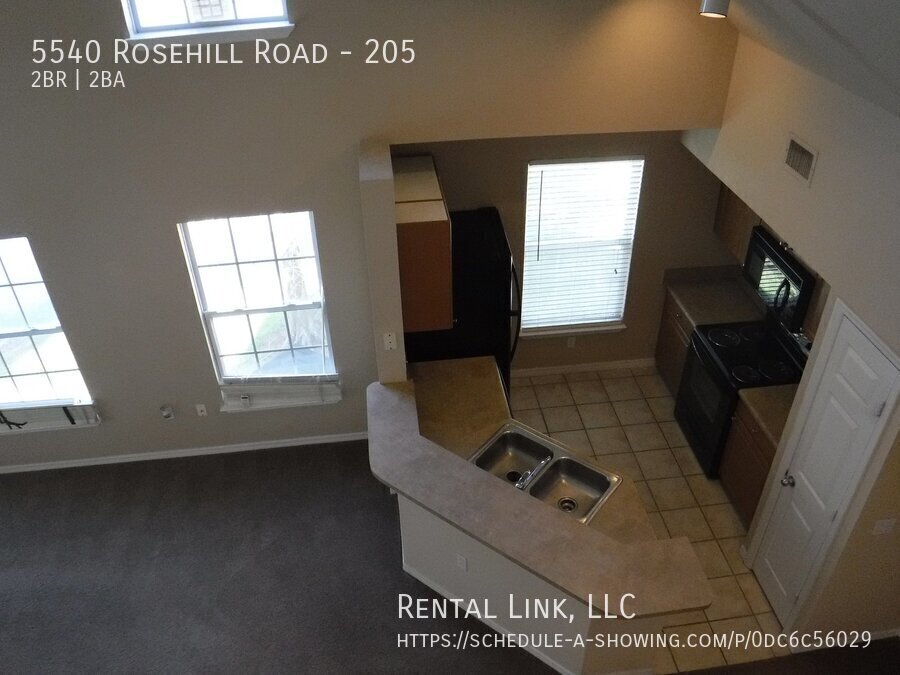 Building Photo - 5540 Rosehill Rd