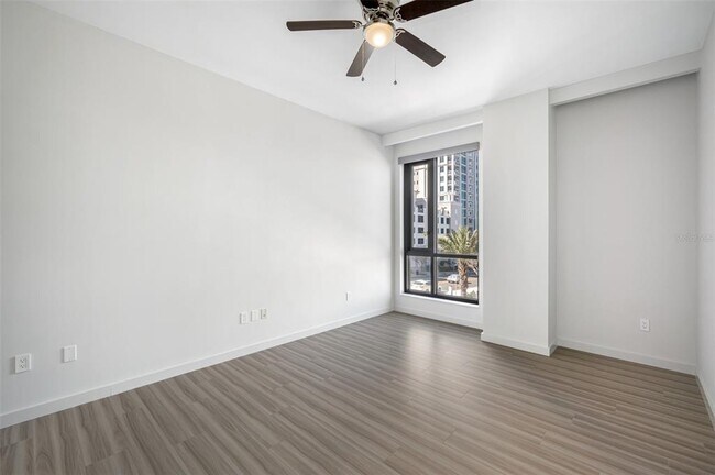 Building Photo - 5 N Osceola Ave