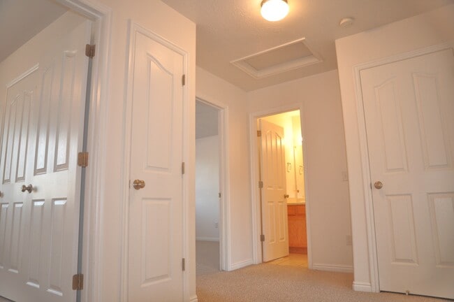 Building Photo - 352 E Newsome Park Ln