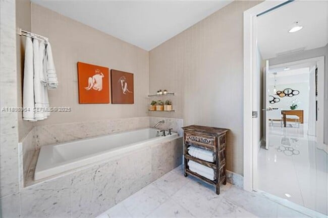 Building Photo - 253 NE 2nd St