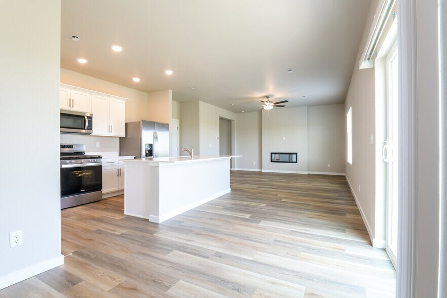 Building Photo - 7332 Crystal Ave