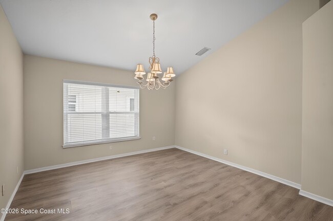 Building Photo - 6924 Renshaw Dr