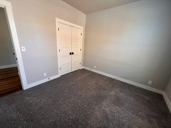 Building Photo - Brand new 3 bedroom home In South Springfi...