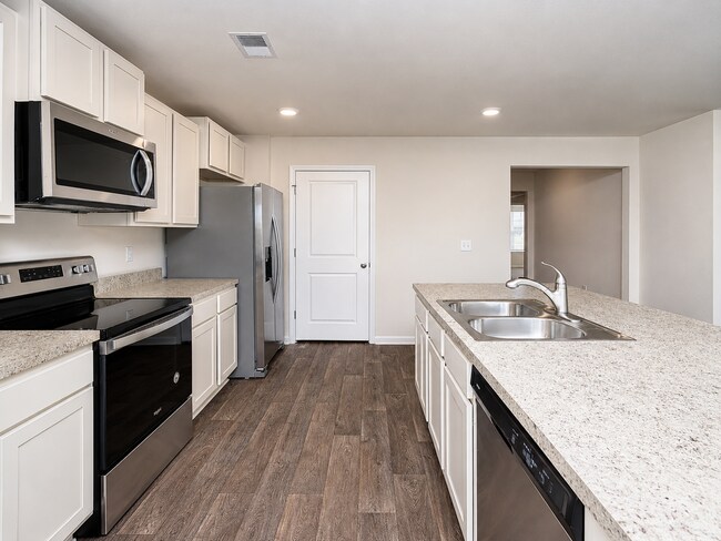 Building Photo - Beautiful 3 Bedroom Home with a Fenced Backyard