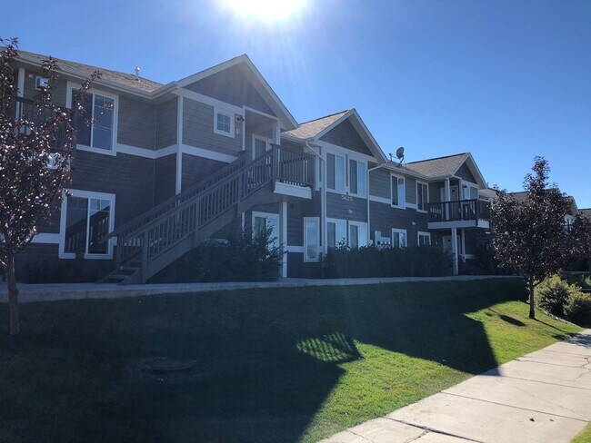 Primary Photo - 3 Bedroom 2 Bathroom Condo * Flexible Leas...