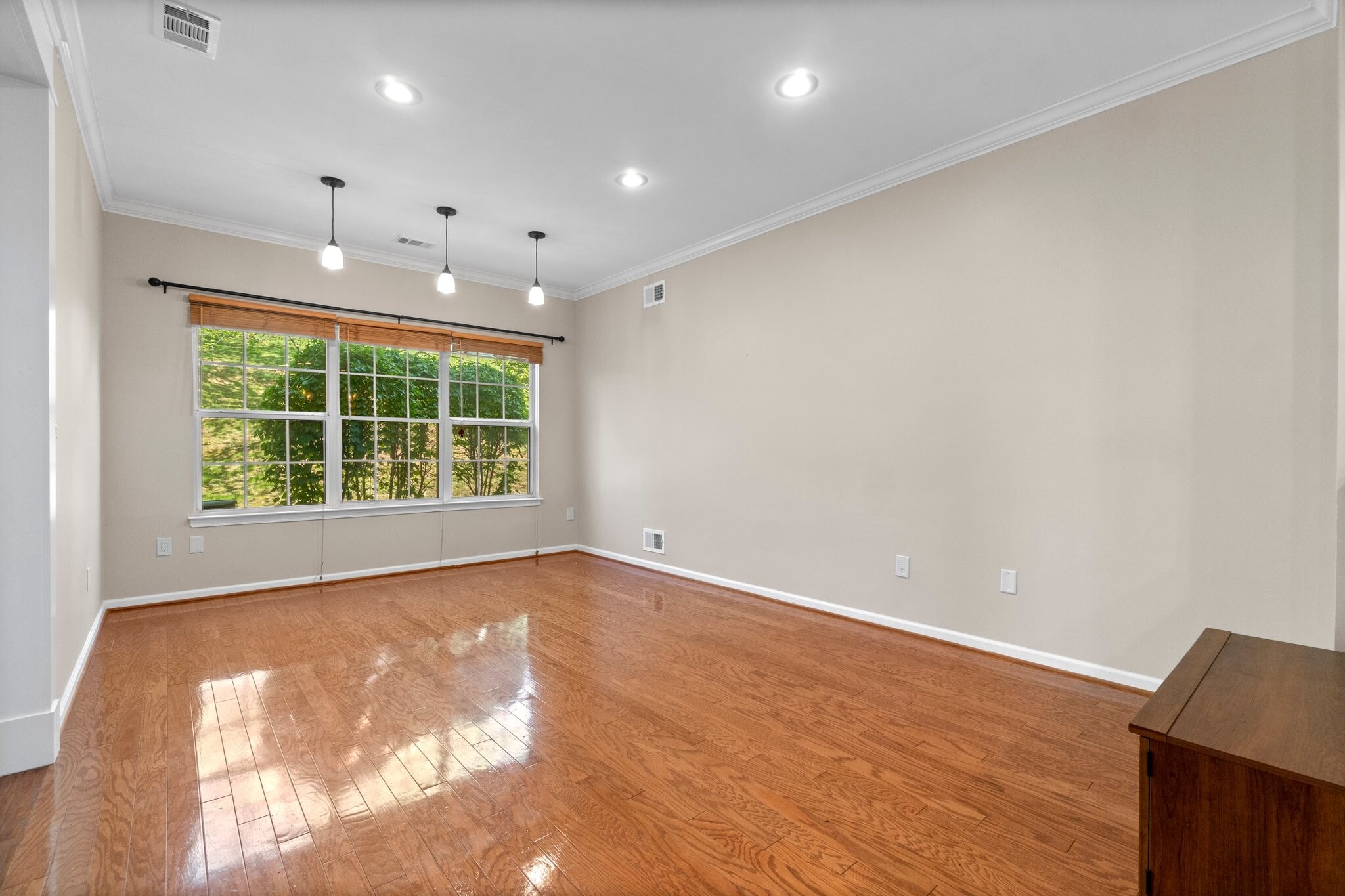 Building Photo - 40 Four Oaks Rd