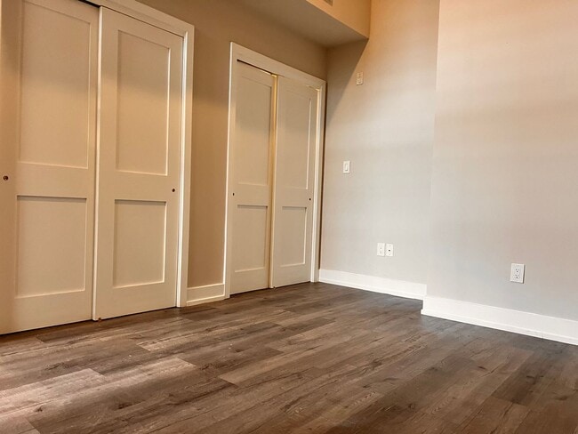 Building Photo - 4627 E. Thompson-2 Bed