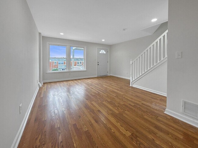 Building Photo - Spacious 3BR Home with Finished Basement & Flex Space