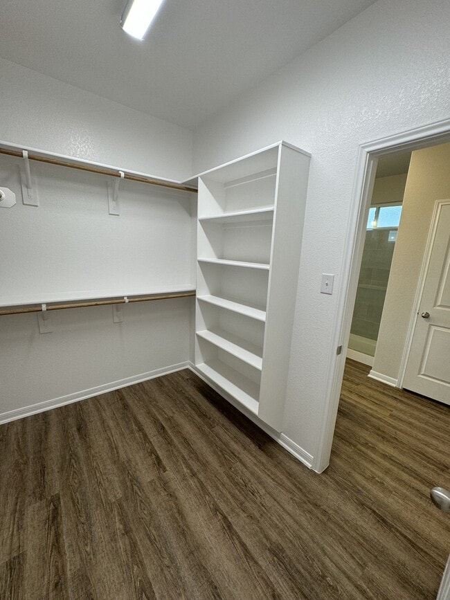 Building Photo - 8718 Happy Vly Dr