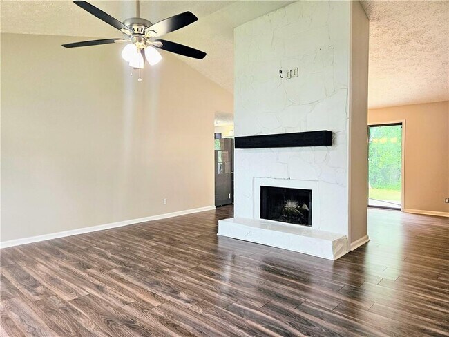 Building Photo - 20 Hartley Woods Dr