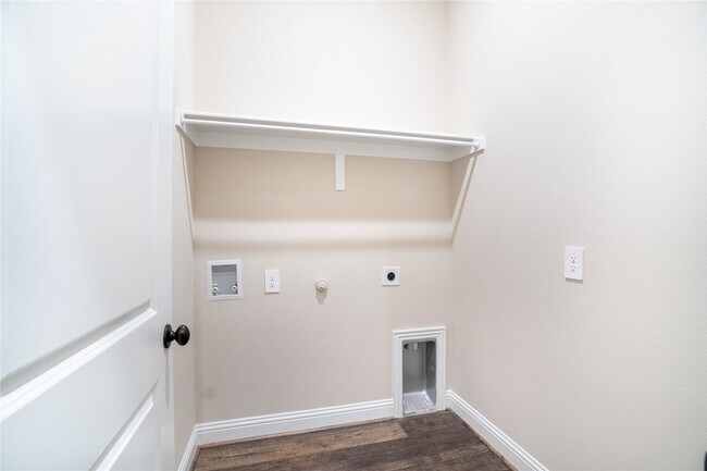 Building Photo - 312 Delaford Dr