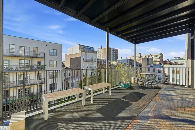 Building Photo - 86 Clinton St