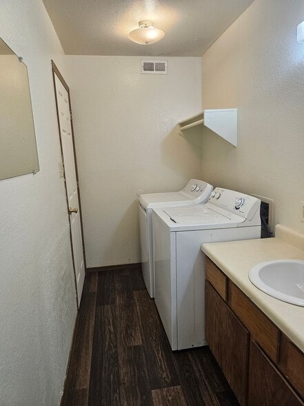 Building Photo - 51 Cedar Creek Ct