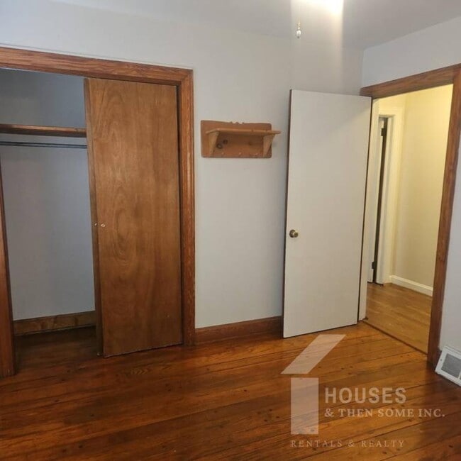 Building Photo - 813 Fox Squirrel Ridge Rd