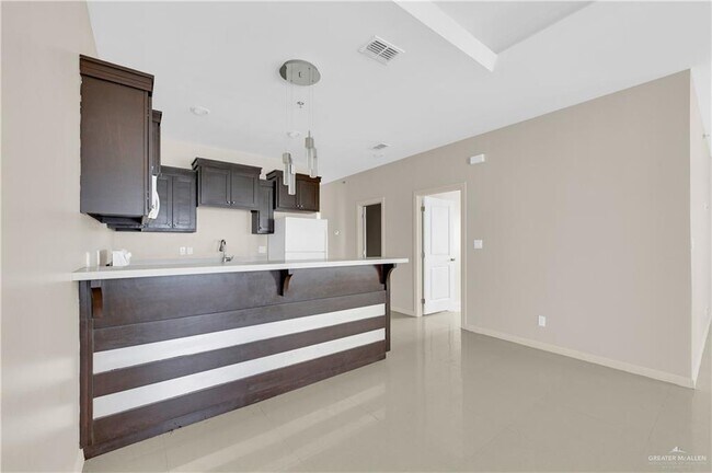 Building Photo - 15 S K Center St