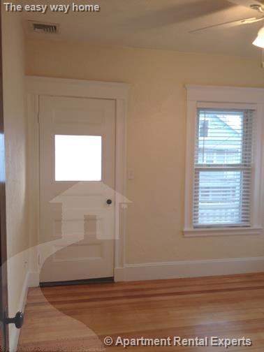 Building Photo - Medford/Tufts 2+ Bedroom - Dishwasher - La...