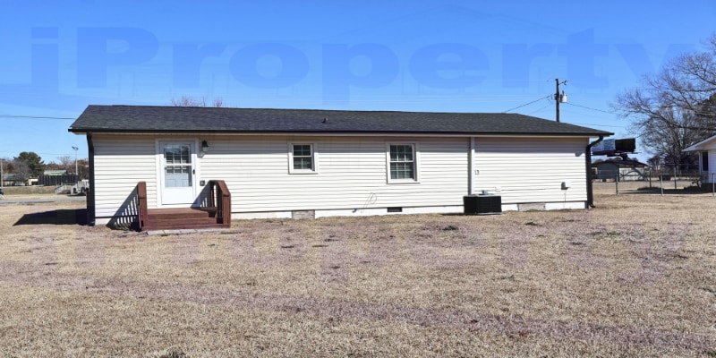 Building Photo - 106 Smith St