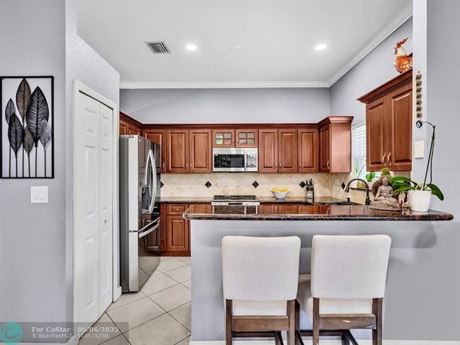 Building Photo - 14304 S Royal Cove Cir