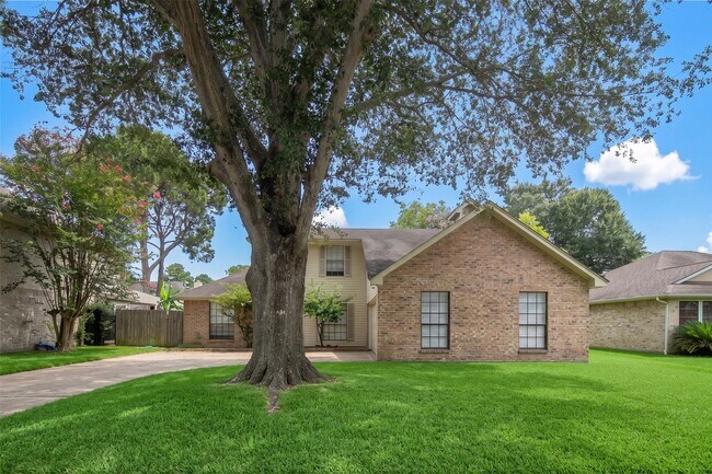 Building Photo - 21627 Park Brook Dr
