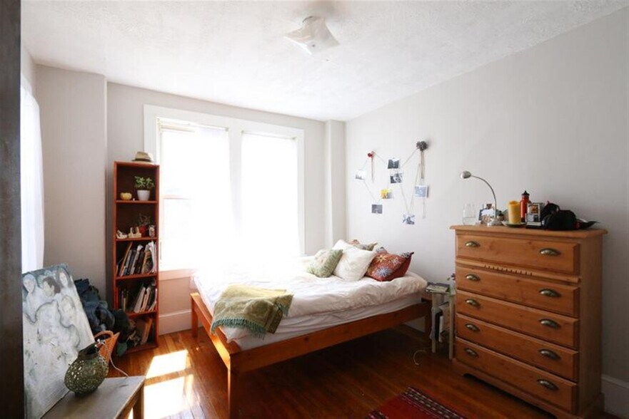 Building Photo - 5 Elmer St