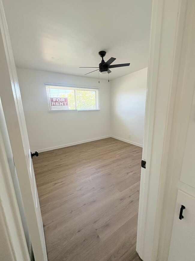 Building Photo - Lovely 3 Bedroom 1 Bath House with Garage