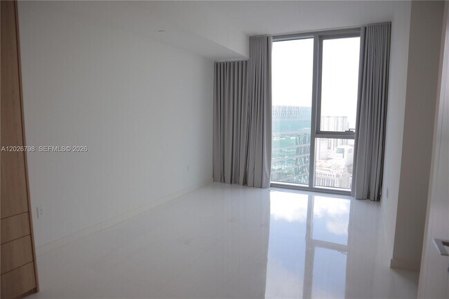 Building Photo - 300 Biscayne Blvd Way