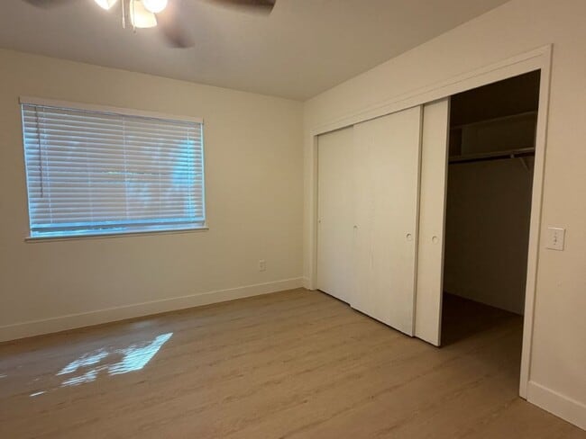 Building Photo - Beautifully Remodeled 3 Bed / 2 Bath Duplex – Walk to Downtown!