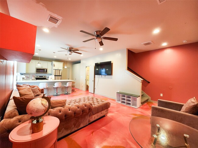 Building Photo - 5910 Shelburne St