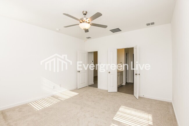 Building Photo - 1212 Dragon Wy