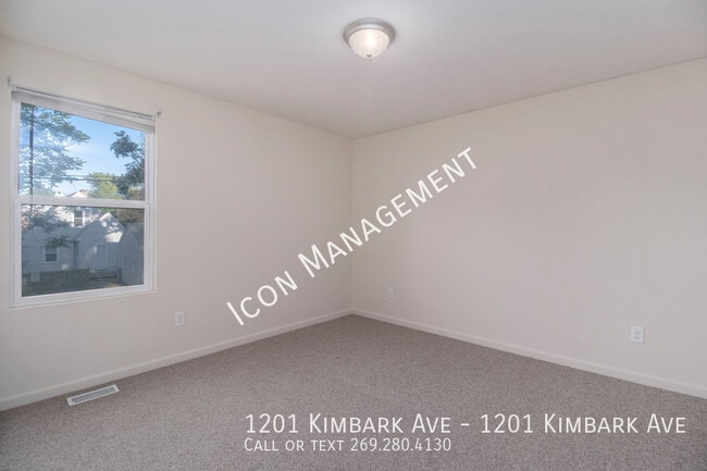 Building Photo - 1201 Kimbark Ave