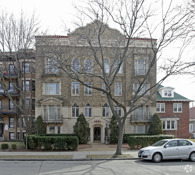 Building Photo - 2550 Lake