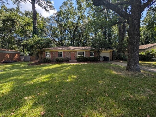 Building Photo - 1820 Medart Dr