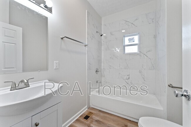 Building Photo - 23 N Gray St