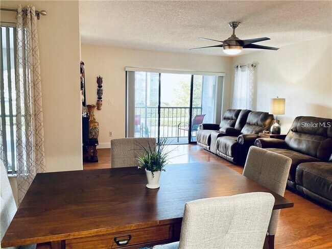 Building Photo - 1723 Pine Ridge Rd