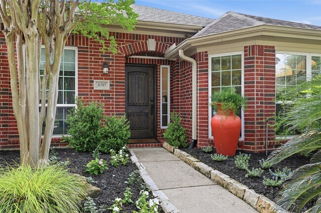 Building Photo - 1010 Bringewood Chase Dr