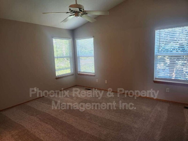 Building Photo - 1306 Lambert Cir