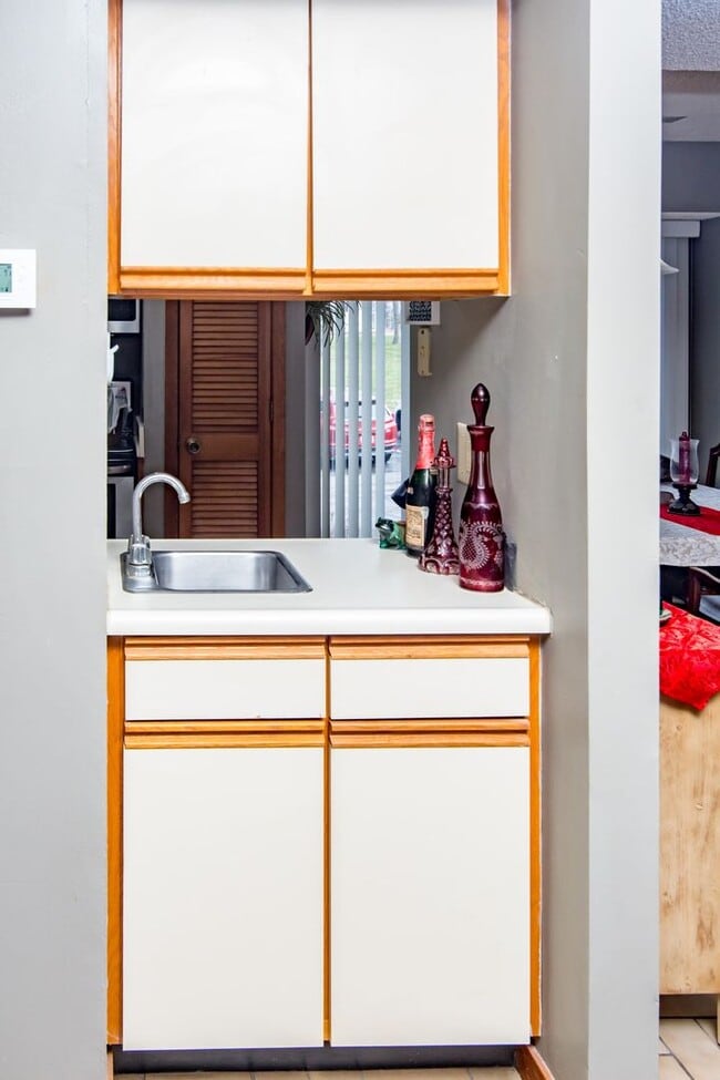 Building Photo - 2 Bed & 2 Bath Condo