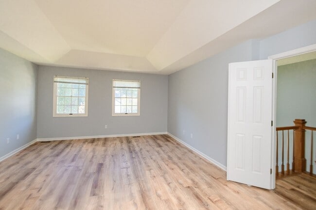 Building Photo - 5 bedroom / 2.5 bathroom Home for Rent in ...